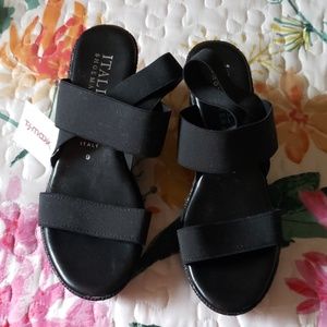 Black wedges size 9